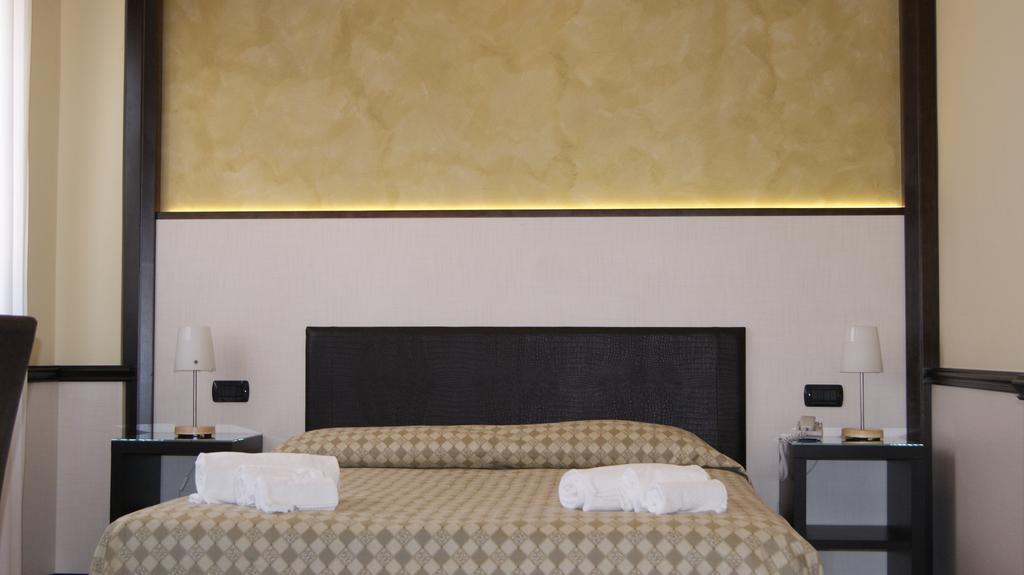 Hotel Astoria Fidenza Bilik gambar