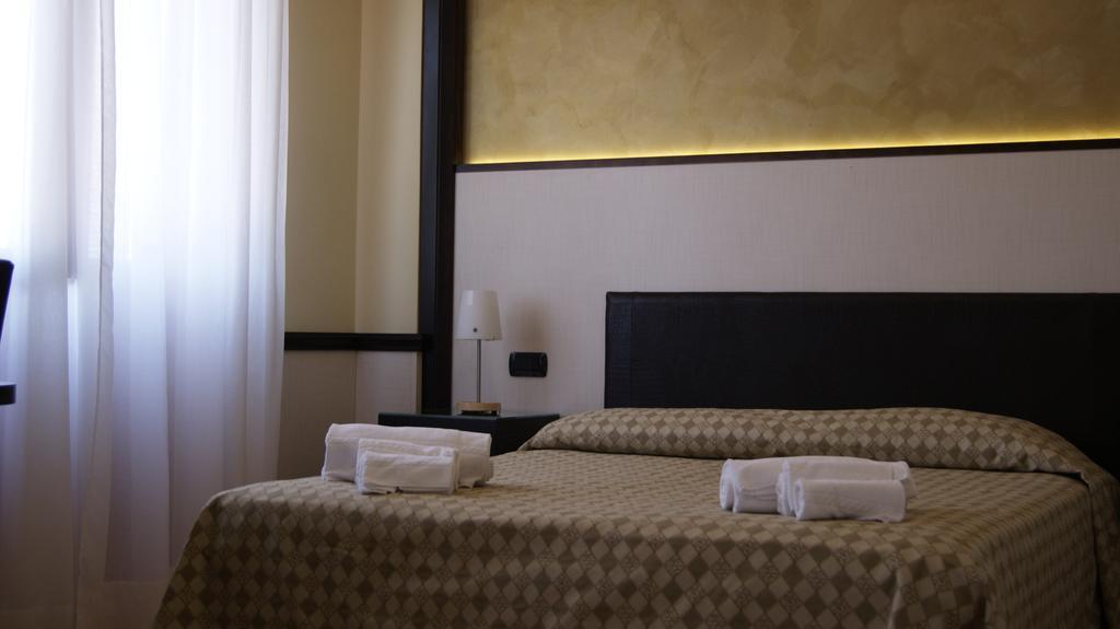 Hotel Astoria Fidenza Bilik gambar