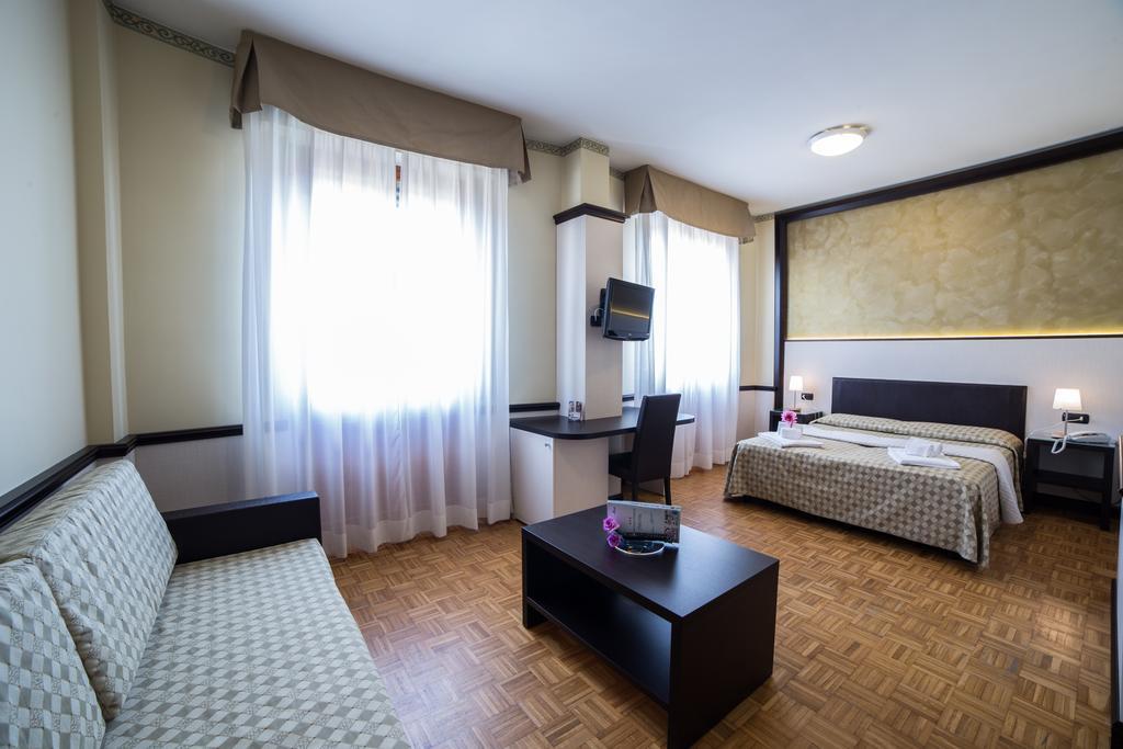 Hotel Astoria Fidenza Luaran gambar
