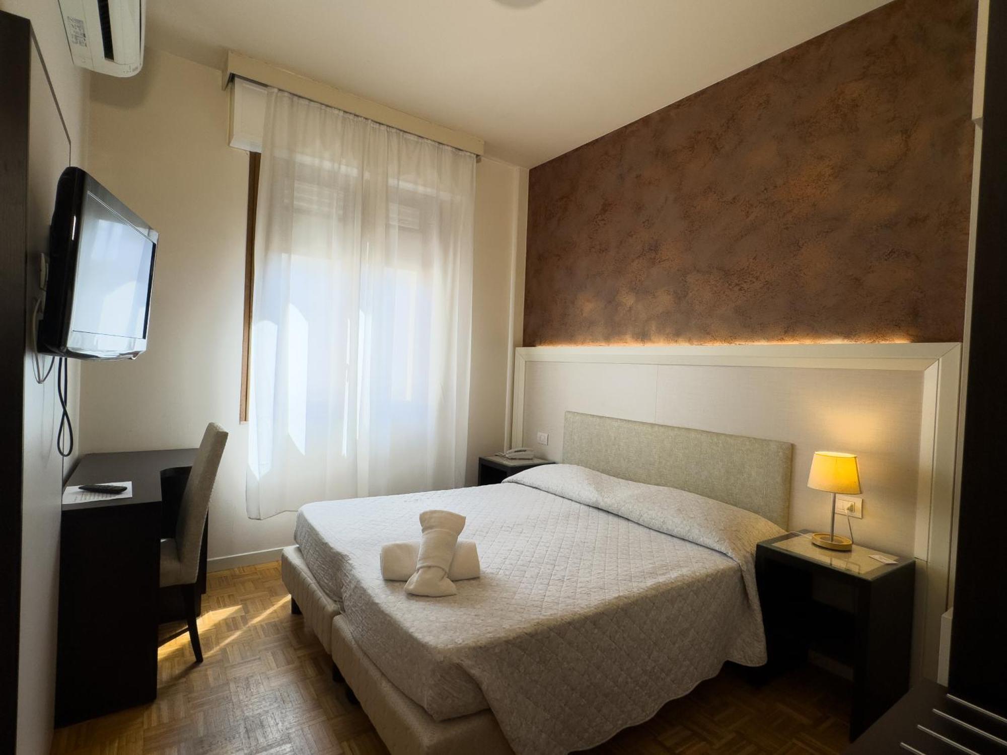 Hotel Astoria Fidenza Luaran gambar