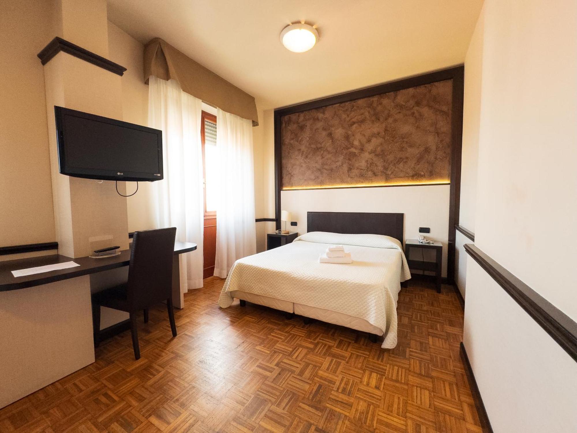 Hotel Astoria Fidenza Luaran gambar