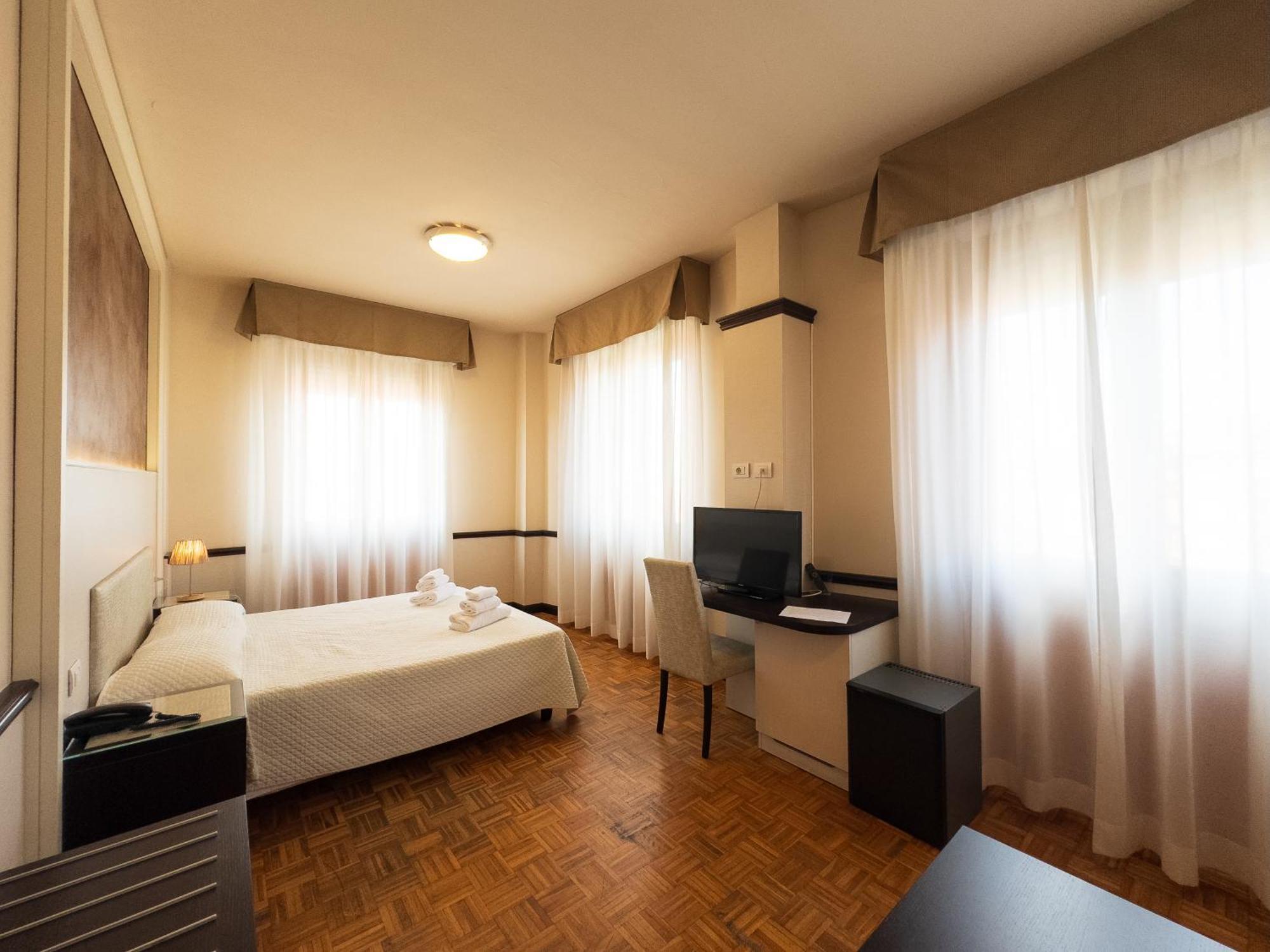 Hotel Astoria Fidenza Luaran gambar