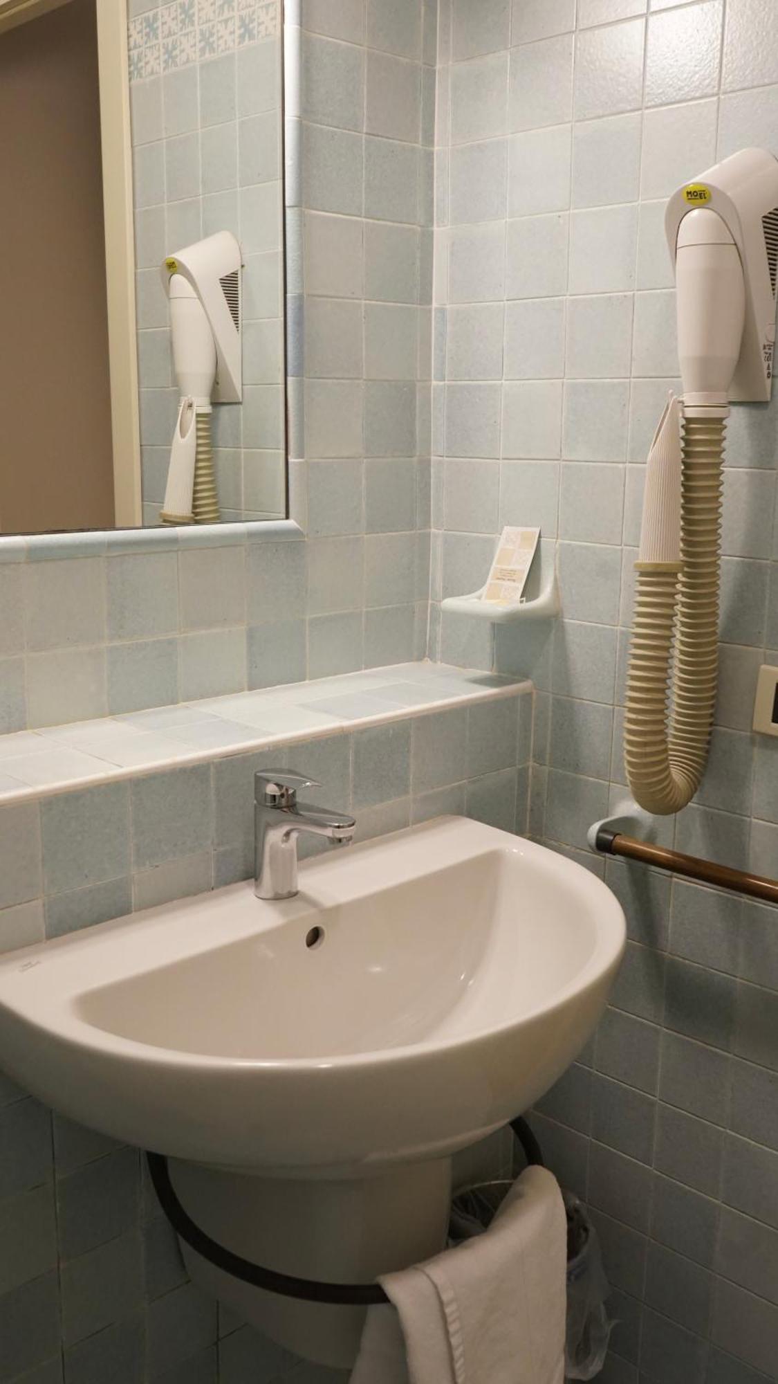 Hotel Astoria Fidenza Luaran gambar
