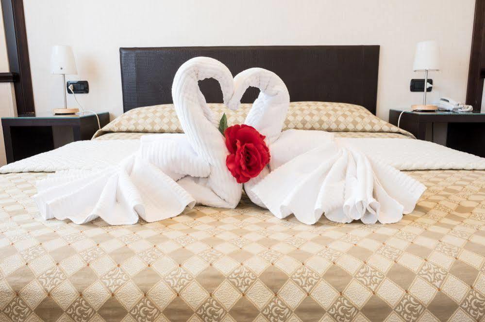 Hotel Astoria Fidenza Luaran gambar